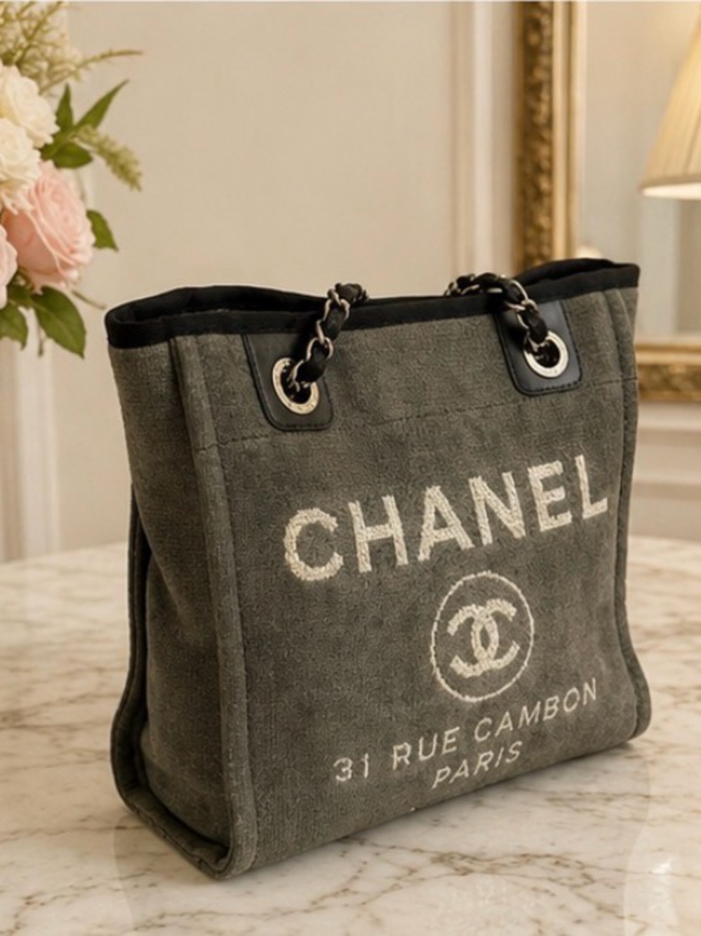 CHANEL Mini Deauville “31 Rue Cambon Paris”Tote bag 🌟 - Picture 4 of 17